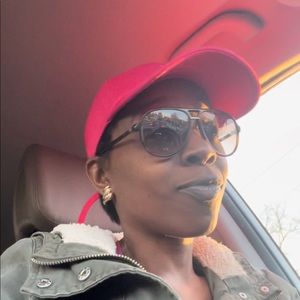 Meet your Posher, Latasha